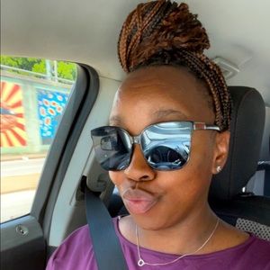 Meet your Posher, Daphne